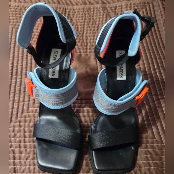 Steve Madden "Vices" Stilleto - Picture 3 of 10